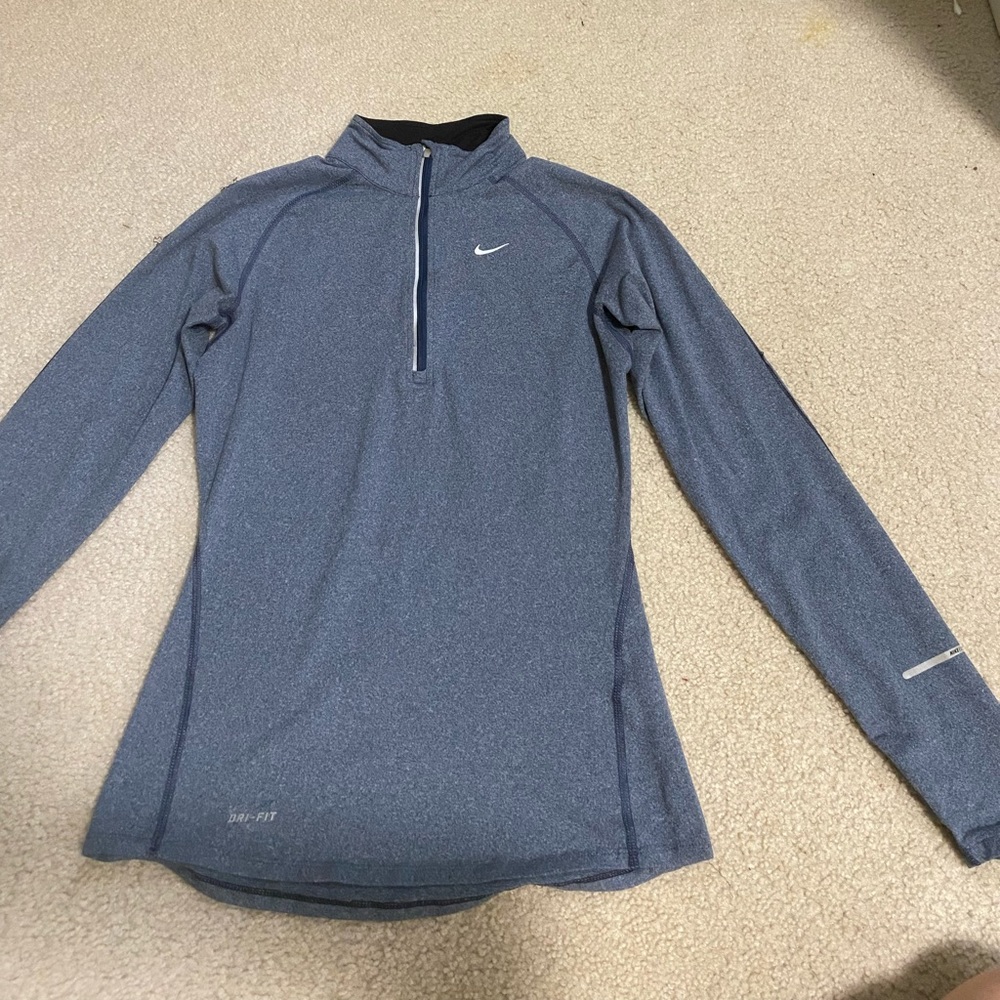 Woman’s Nike dry fit long sleeve. Size x-small